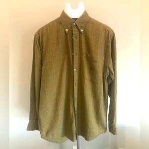 Men’s Nautica 100% Cotton Olive Green Plaid Button Down Shirt, Size (M).